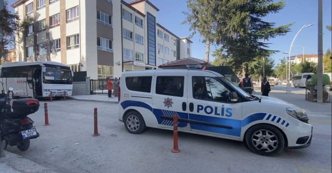 Burdur’da öğrenci servis şoförleri birbirine girdi, 10 kişi gözaltına alındı