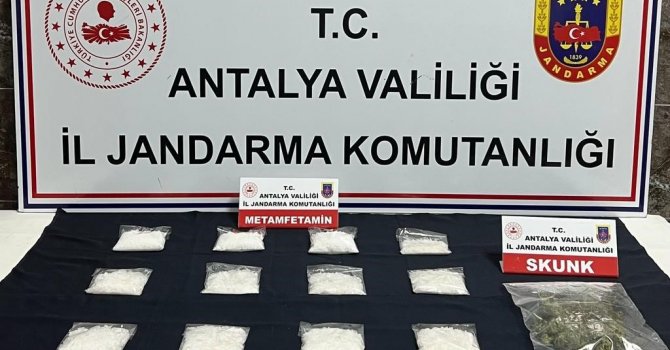 Piyasaya uyuşturucu sürmeye hazırlanan şüpheli operasyonla yakalandı