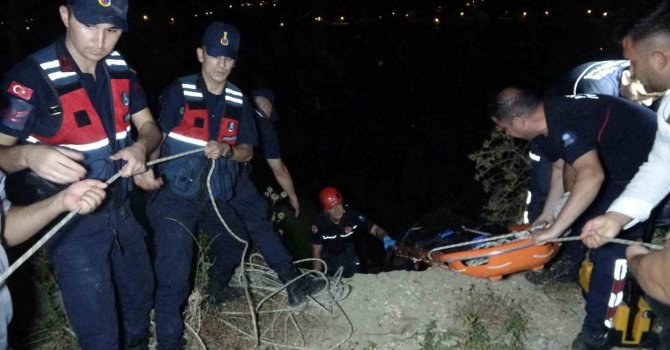 Kayıp olarak aranan yaşlı adamın ölümünü ezilmiş çimler ortaya çıkardı