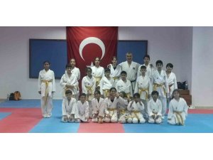 Kemer Belediyesi karate takımından 7 madalya