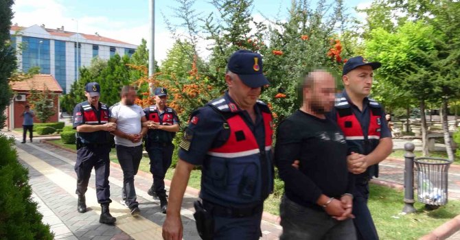 Isparta’da 2 kişiyi kişi tabanca ve bıçakla yaralayan şahıslar tutuklandı