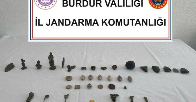 Burdur’da Roma Dönemi’ne ait 36 adet tarihi eser ele geçirildi