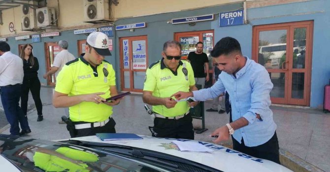 Şehirlerarası otobüslerde sivil trafik denetimi yapılıyor