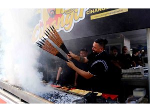 ’Cihangir Kebap’ Adana Lezzet Festivali’ne damga vurdu