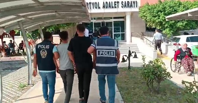 Hırsızlık ve uyuşturucu suçundan aranan 5 şahıs polis ekiplerinden kaçamadı