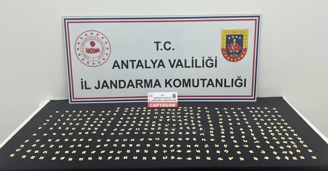 Antalya’da 2 bin 250 adet uyuşturucu hap ele geçirildi