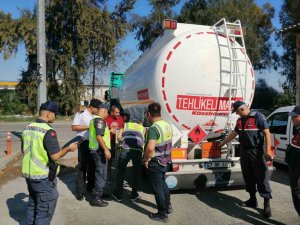 Mersin’de ağır tonajlı araçlar denetlendi