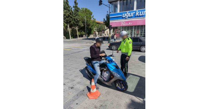 Burdur’da 55 araca para cezası uygulanarak 12 araç trafikten men edildi