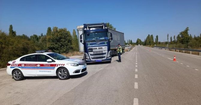 Burdur’da 206 sürücüye ceza işlem uygulandı, 71 araç trafikten men edildi