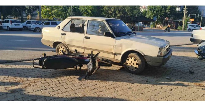 Burdur’da otomobil ile motosiklet çarpıştı: 1 yaralı