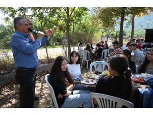 Başkan Topaloğlu, öğrencilerin hazırladığı yemeğe misafir oldu