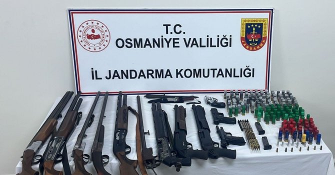 Osmaniye’de havaya ateş eden magandaların evinden cephanelik çıktı