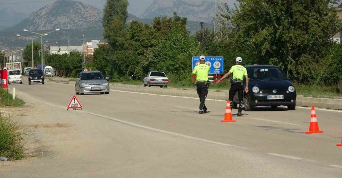 Trafikte sürücülerin kural ihlalleri dron destekli denetime takıldı