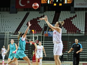 Toroslar Kadın Basketbol Takımı son saniyelerde galip