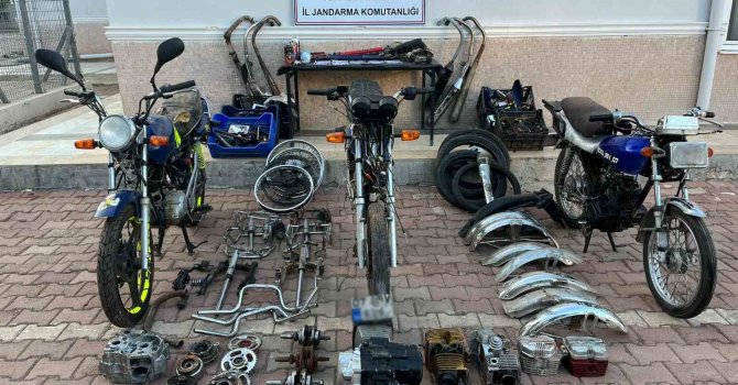 Antalya’da milyonluk motosiklet parçası operasyonu