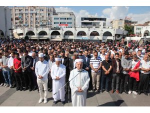 Hayatını kaybeden Filistinliler için Mersin’de gıyabi cenaze namazı kılındı