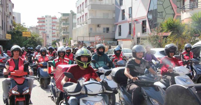 Mersin’de kuryeler ölen arkadaşları için konvoy yaptı