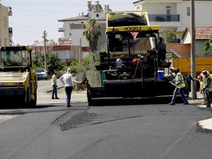 İki komşu mahalleye 8 bin 500 ton asfalt