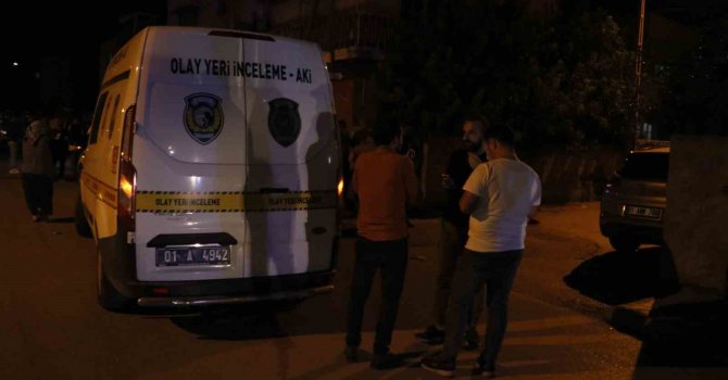 Adana’da dönerci dükkanına silahlı saldırı: Baba ve oğul yaralandı