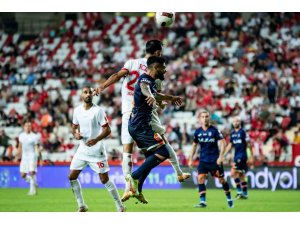 Trendyol Süper Lig: Antalyaspor: 1 - RAMS Başakşehir: 0 (Maç sonucu)