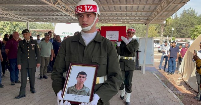 Kalp krizi sonucu hayatını kaybeden asker, törenle toprağa verildi