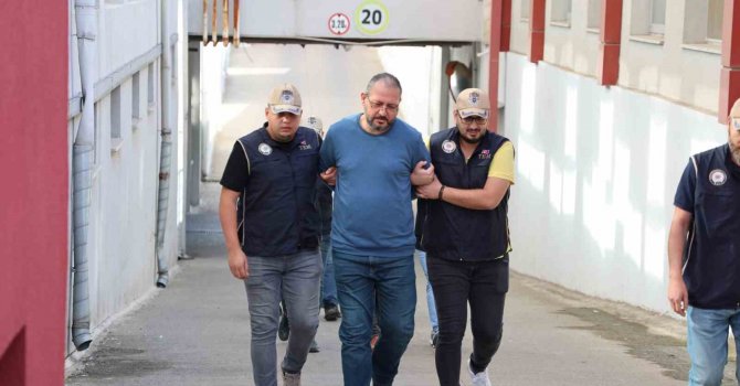 Adana’da Bylock kullanıcısı 4 FETÖ’cü yakalandı