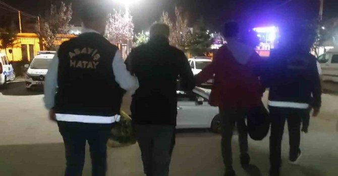 Hatay’da okuldan ve enkazdan hırsızlık yapan 5 kişi tutuklandı