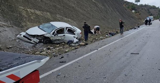 Burdur’da 3 araçlı zincirleme kaza: 5 yaralı