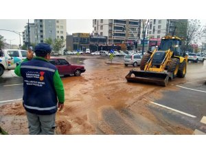 Kahramanmaraş’ta ekiplerin sağanak yağış nöbeti