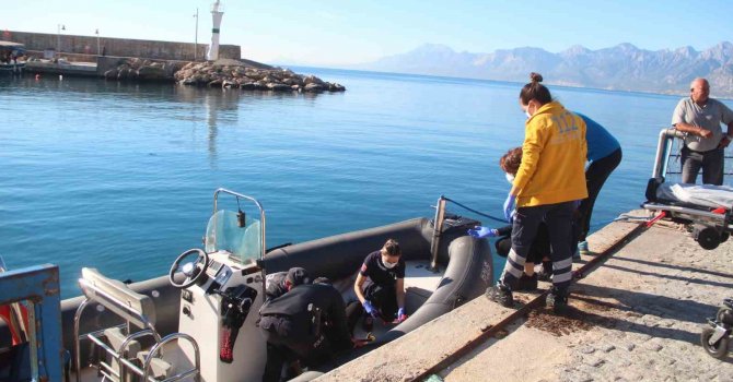 Yürüyüş yaparken falezlerden düşen kadın avukat deniz polisi tarafından kurtarıldı