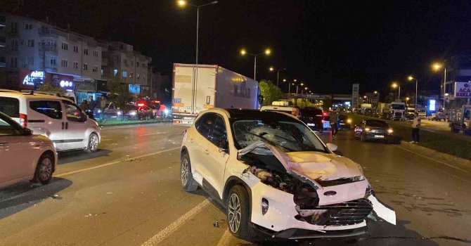 Otomobilin çarpıp ölümüne sebep olduğu yayanın metrelerce sürüklendiği anlar kamerada