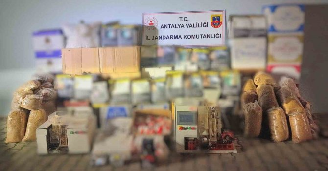 Antalya’da bir depoda 480 kilo tütün ele geçirildi