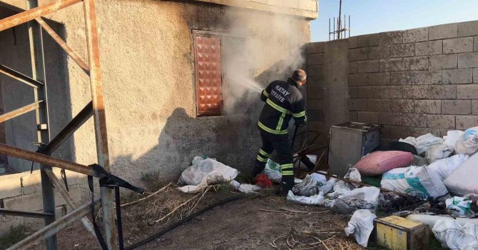 Hatay’da ev yangını çıktı