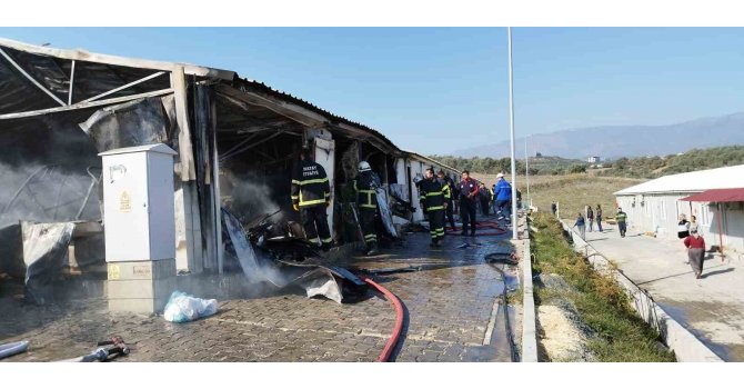 Hatay’da prefabrik evlerde yangın