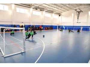 Görme engelliler, goalball farkındalık maçında karşı karşıya geldi