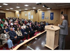 Mersin’de ’Türkiye yüzyılında kadın hakkı’ konferansı