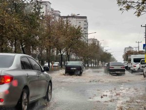 Kahramanmaraş’ta şiddetli yağış su taşkınlarına neden oldu