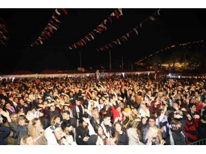 13. Alanya Uluslararası Yeni Yıl Pazarı renkli görüntülere sahne oldu