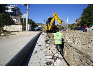 Büyükşehir Demre Gökyazı’da içme suyu hatlarını yeniliyor