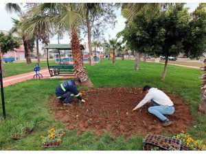 Akdeniz’de park, bahçe ve yeşil alanlar çiçekleniyor