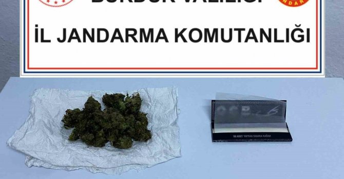 Burdur’da jandarma ekiplerinin kaçakçılık operasyonunda çok sayıda uyuşturucu madde ele geçirildi