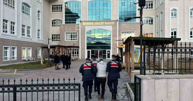 Burdur’da jandarma ekiplerinin genel asayiş çalışmalarında yakalanan 9 şahıs tutuklandı