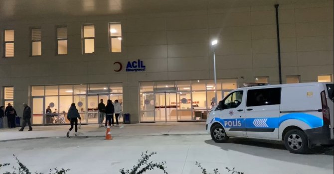 Burdur’da husumetli gençler arasında çıkan tartışmada kan aktı, 1 kişi bıçakla yaralandı