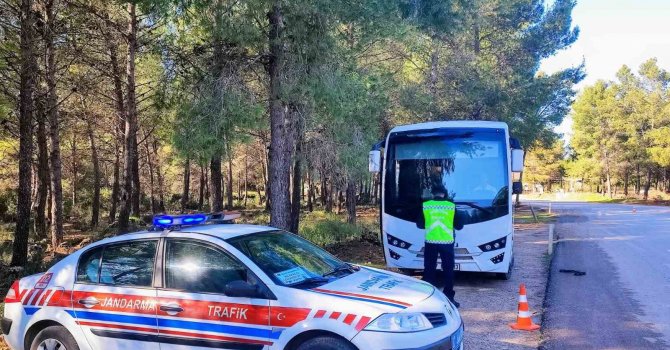 Jandarmadan trafikte kural ihlali yapanlara 17 bin 845 TL idari yaptırım para cezası