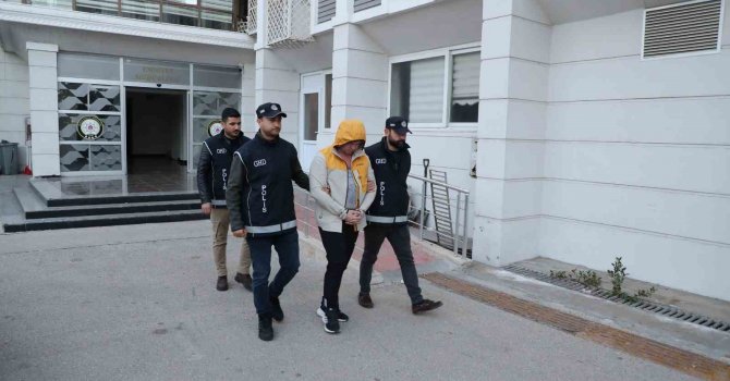 Dolandırıcılıktan Interpol tarafından aranan şahıs Mersin’de yakalandı