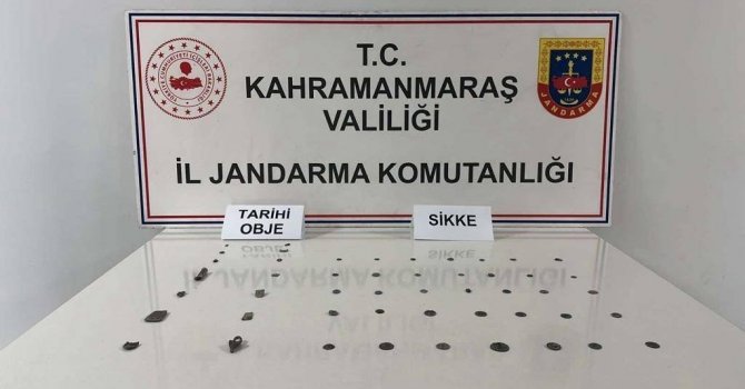 Kahramanmaraş’ta sikke ve tarihi objeler ele geçirildi