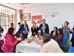 Kadınlardan Soner Çetin’e hizmet teşekkürü