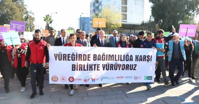 Adana’da 750 kişi bağımlılığa karşı yürüdü