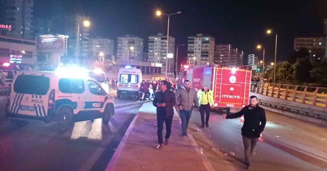 Mersin’de zincirleme kaza: 2 ölü, 6 yaralı