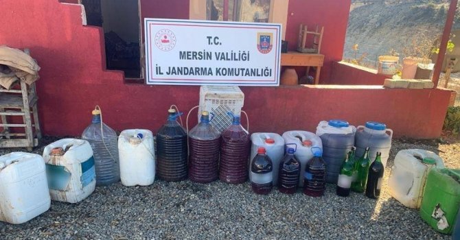 Mersin’de 325 litre sahte içki ile kaçak makaron ele geçirildi